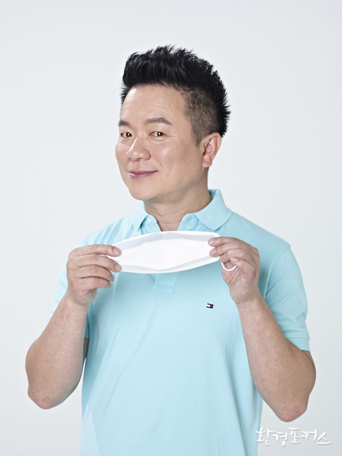 (주)크레타의 홍보 모델 방송인 김태균