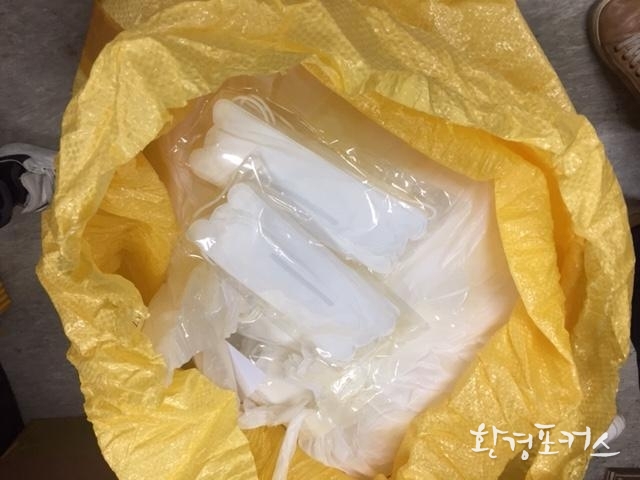 마대자루에 감아서 보관 중인 마스크