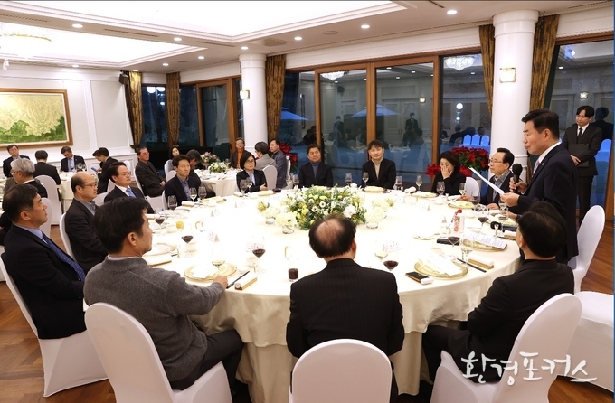정개특위 및 개헌자문위 위원 초청 간담회에서 인사말을 하는 김진표 국회의장. <사진=국회 제공>