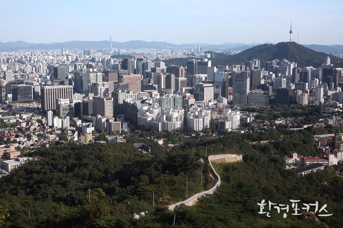 인왕산에서 바라본 서울 전경