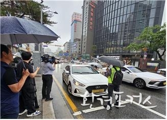 홍대 입구 현장 단속 사진