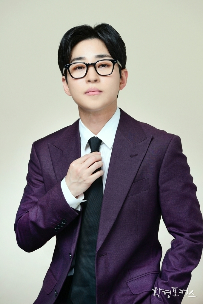 '순간포착! 세상에 이런 일이' 딘딘, 새 MC 전격 합류! 임성훈X박소현과 첫 MC 호흡
