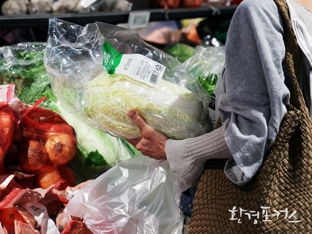 배추값 ‘최대 40% 할인’ 지원 지속…정부, 가격 안정 총력 대응