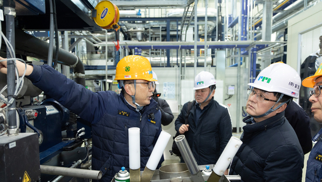 김성환 기후부 장관 탈플라스틱 대책이 놓인 재활용 현장의 하루