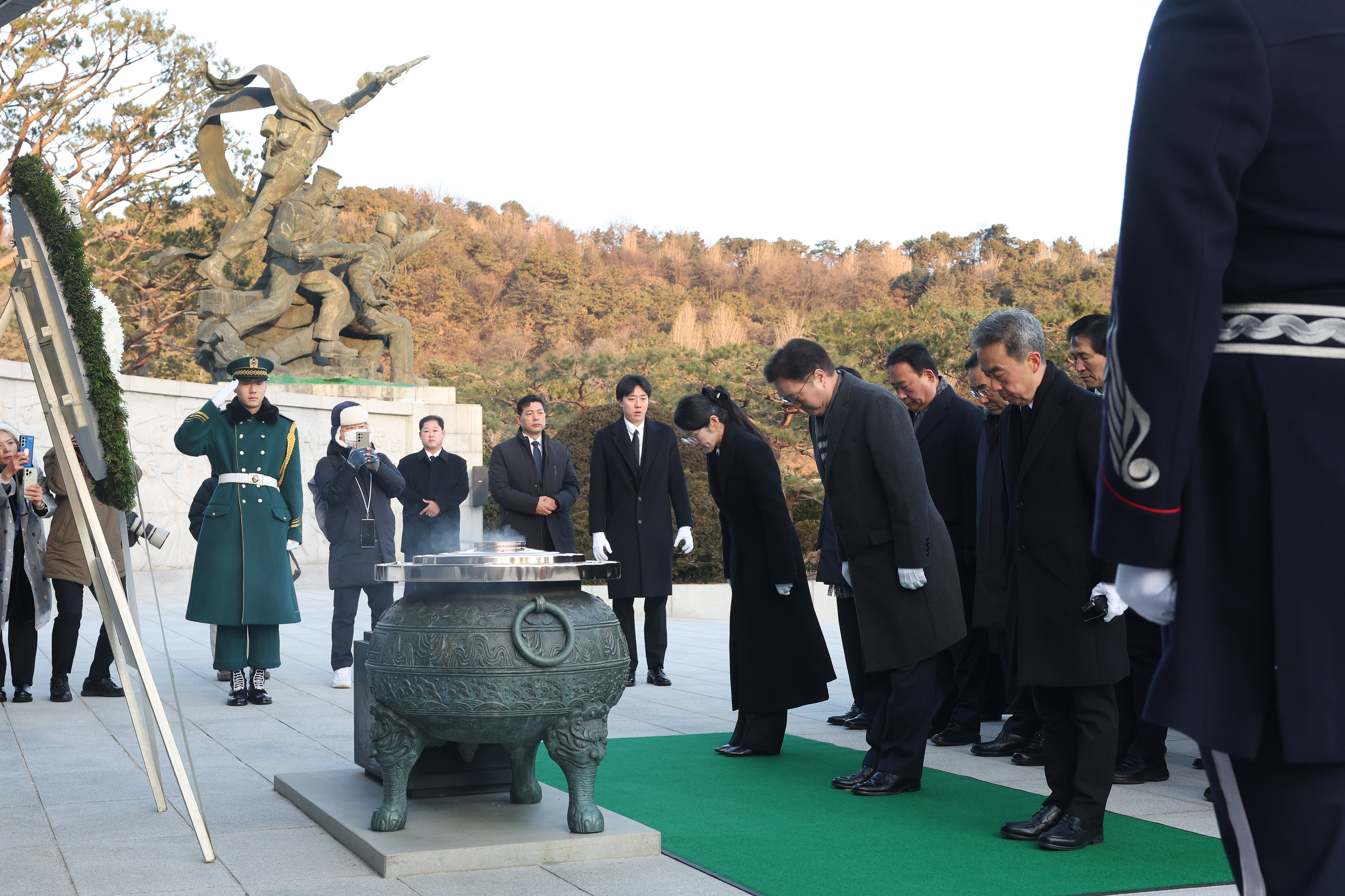 우원식 의장, 2026년 새해맞아 국립서울현충원 참배