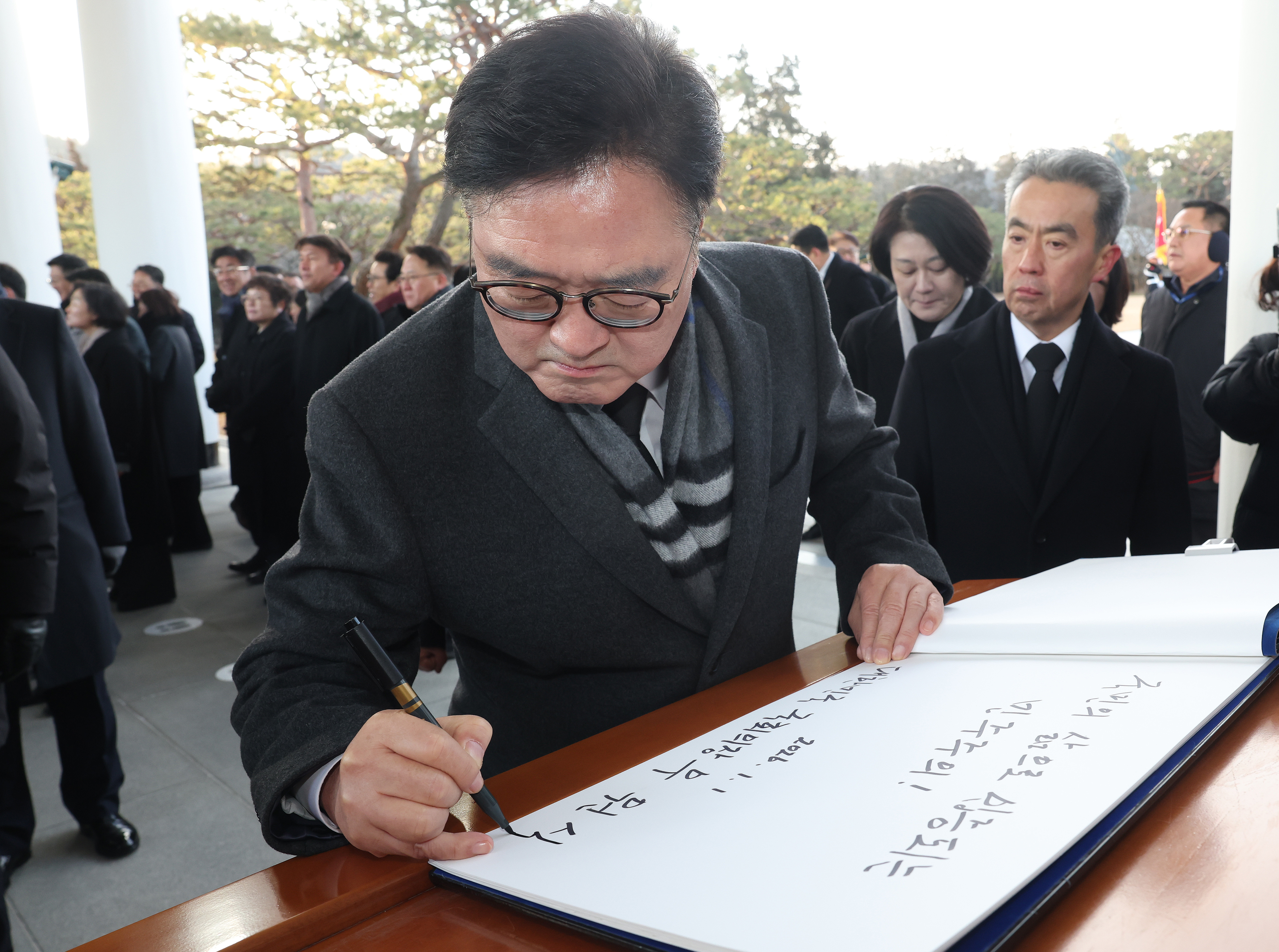 우원식 의장, 2026년 새해맞아 국립서울현충원 참배